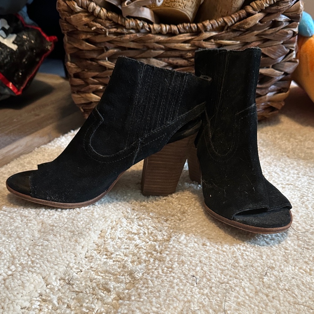 Dolce Vita Black Peep-Toe Heeled Boots